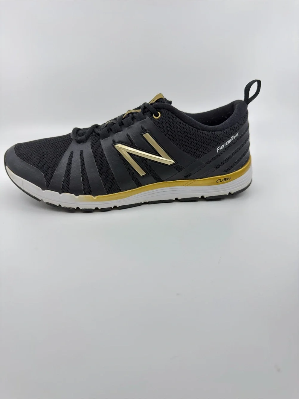 New Balance 811 trainers Color black mesh upper with gold metallic SZ 9